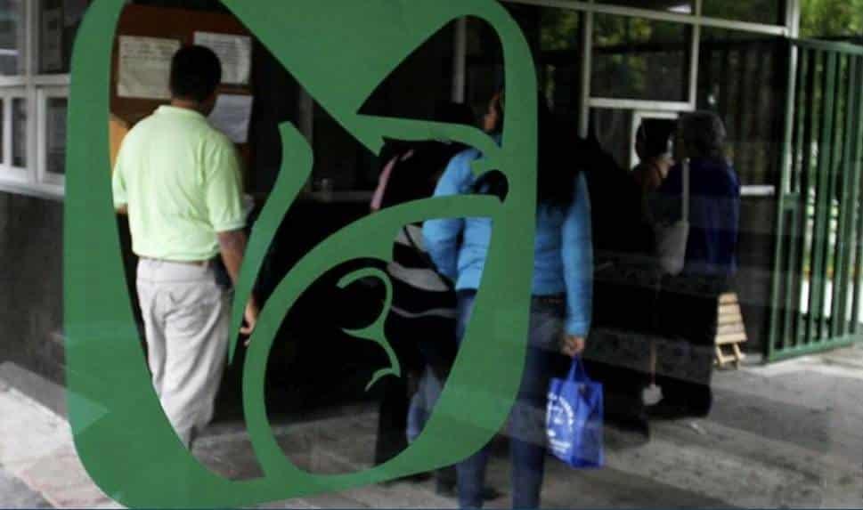 Piden trabajadores del IMSS investigar presunta corrupción