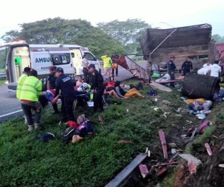 Eran cubanos los migrantes muertos en volcadura de Chiapas