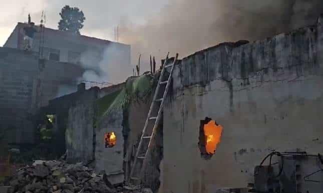 Se incendia domicilio en la Colonia Coyoacán Se incendia domicilio en la Colonia Coyoacán