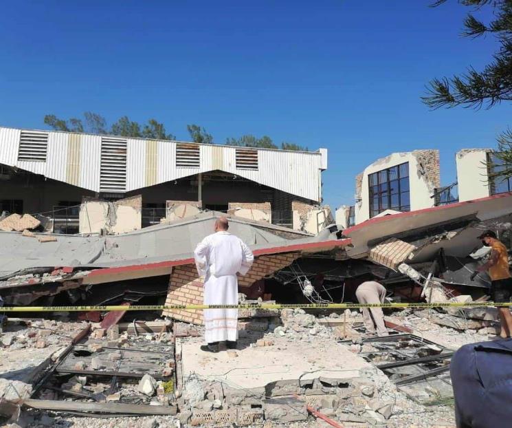 Sube a 11 el número de muertos por colapso de Iglesia