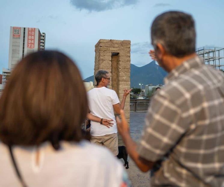 Viajan a través del arte Viajan a través del arte