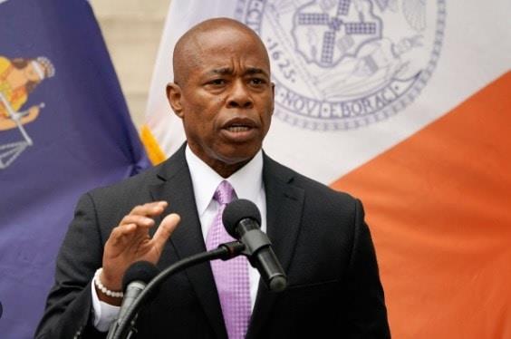 Eric Adams tratará migración en México, Centro y Sudamérica