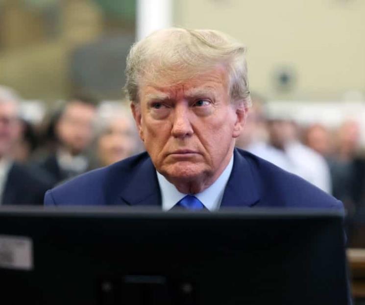 Comparece Trump en corte de Nueva York por juicio de fraude