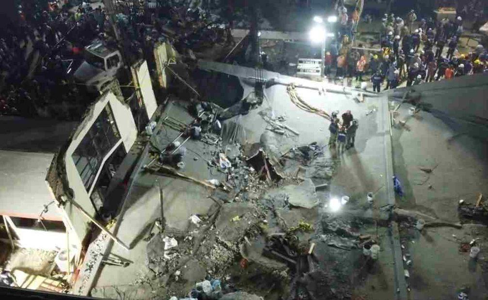 AMLO lamenta muerte de 10 personas por desplome en iglesia AMLO lamenta muerte de 10 personas por desplome en iglesia
