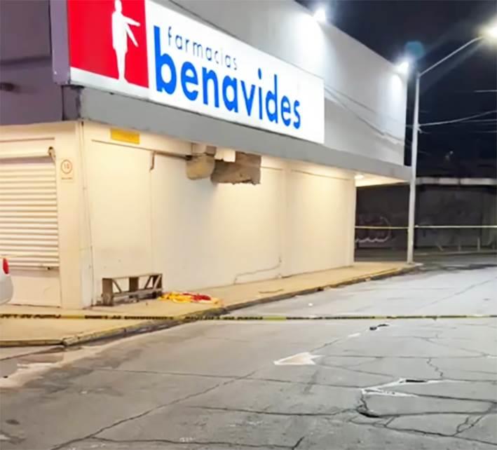 Balean motosicarios a dos hombres