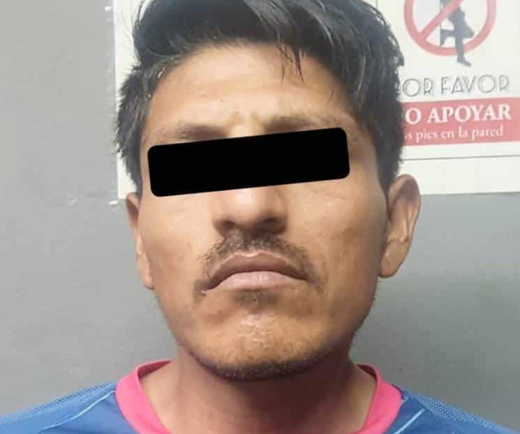 Sorprenden a hombres con arma de fuego