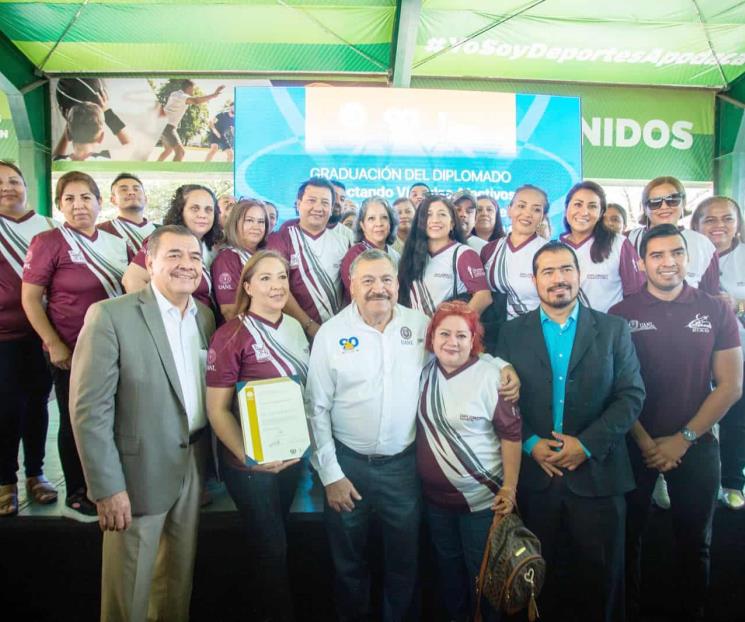 Refuerza diplomado vínculos de las familias universitarias