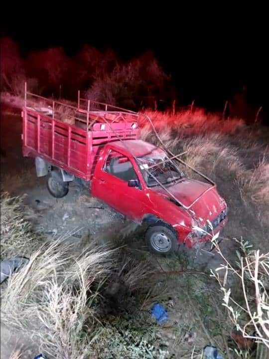 Una persona sin vida y 15 lesionados, dejó un choque frontal entre dos camionetas, la noche del lunes en la Carretera a Reynosa, municipio de China.