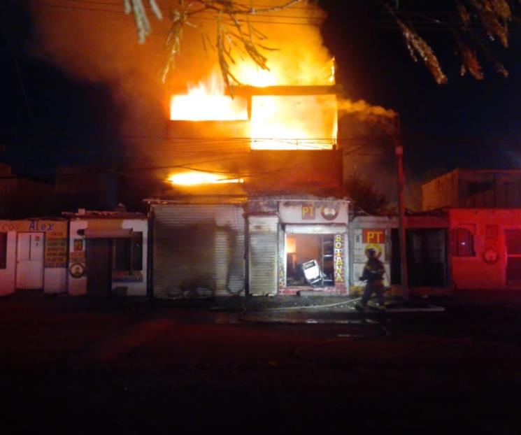 Arde negocio de autopartes en Monterrey