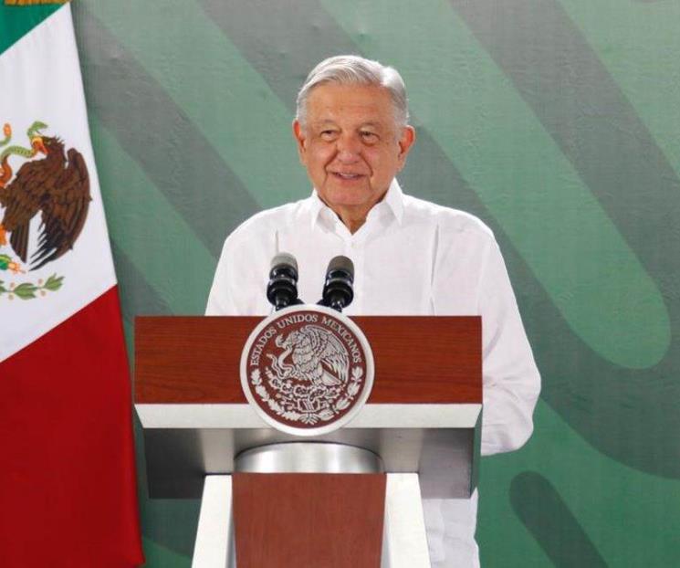 Construir muros en la frontera es faramalla: AMLO