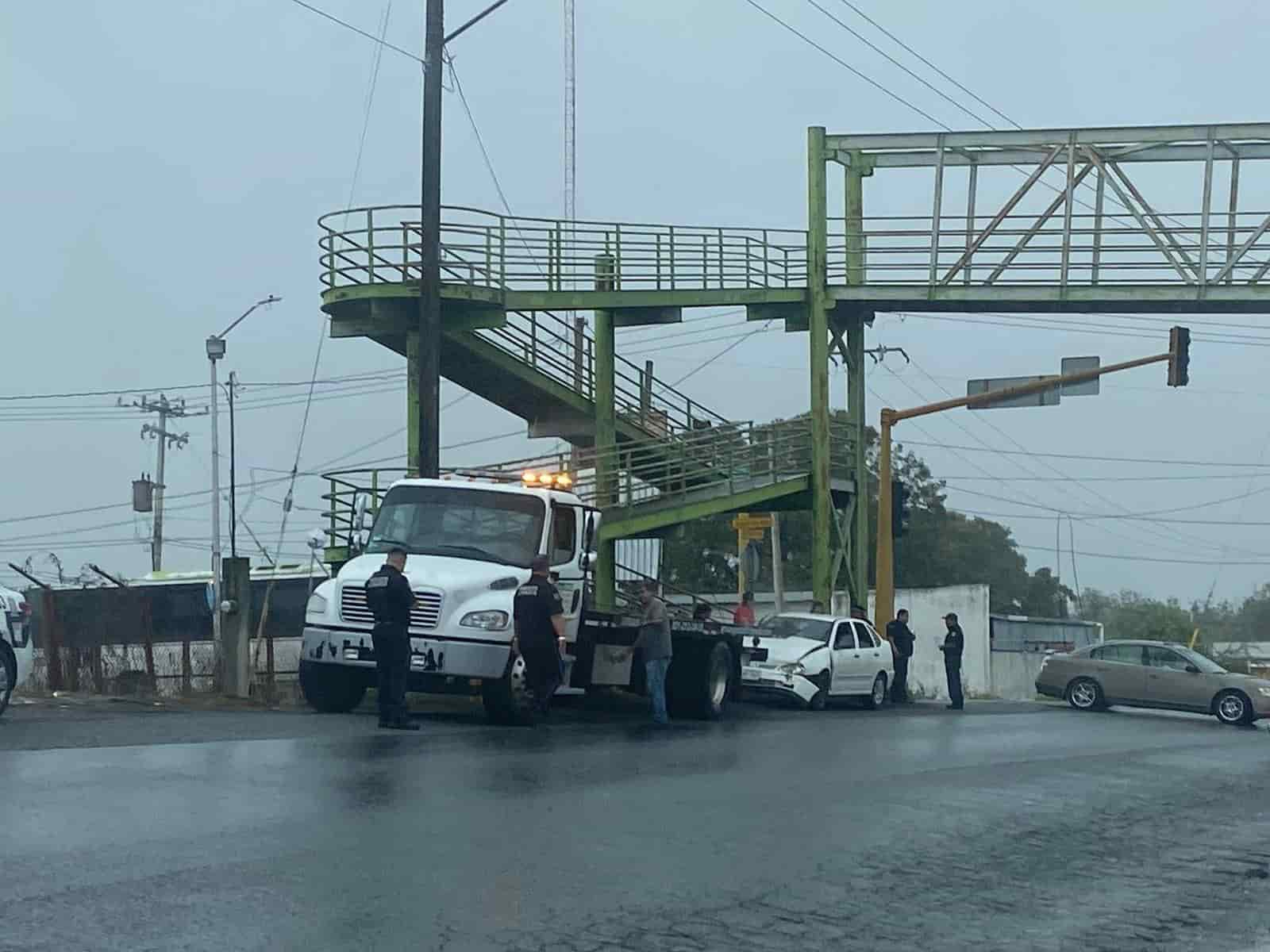 Una persona lesionada y cuantiosas pérdidas materiales, fue el saldo que dejó un choque por alcance, registrado en el municipio de Linares.