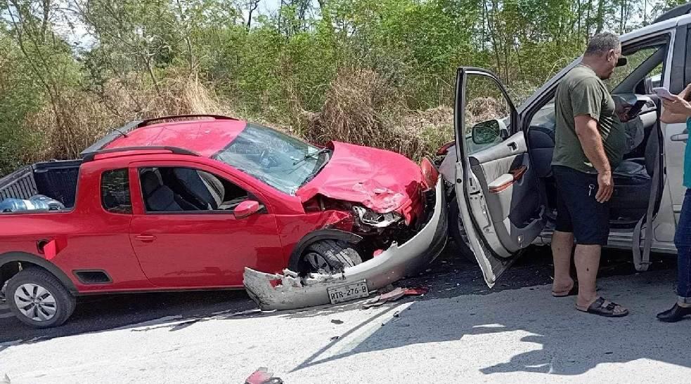 Roba camioneta, choca y lo detienen