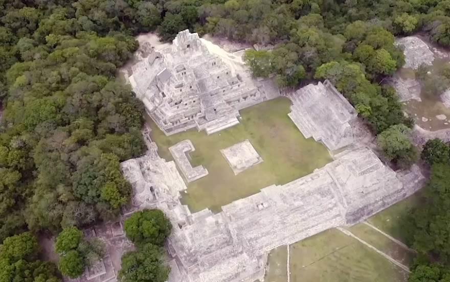 Disfruta del eclipse solar en la Zona Arqueológica de Edzná