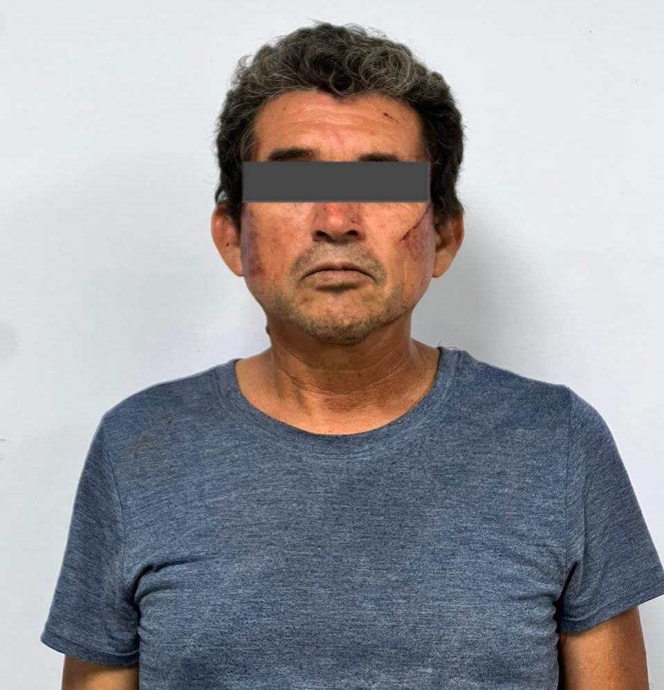 Un hombre que presuntamente privó de la vida a su esposa a cuchillas y luego enterrara el cuerpo en un monte, en García, fue detenido por elementos de la Agencia Estatal de Investigaciones.
