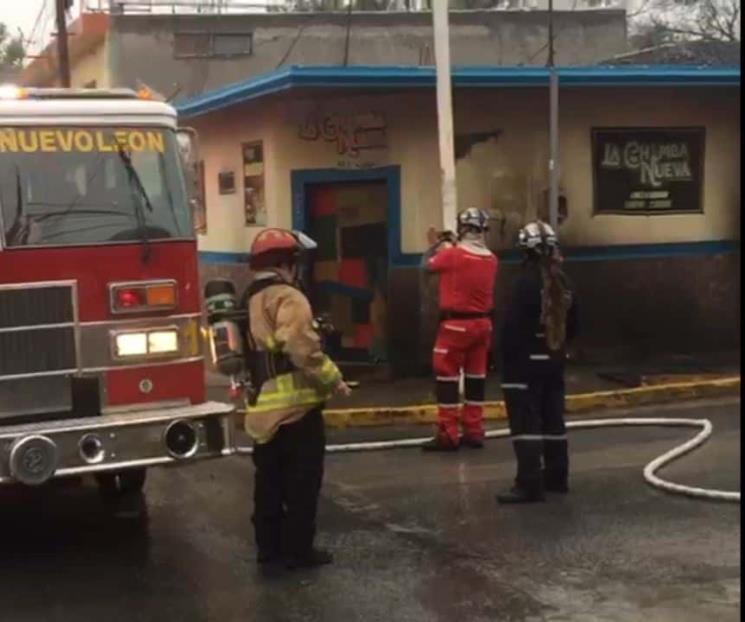 Se incendia bar en el centro de San Pedro