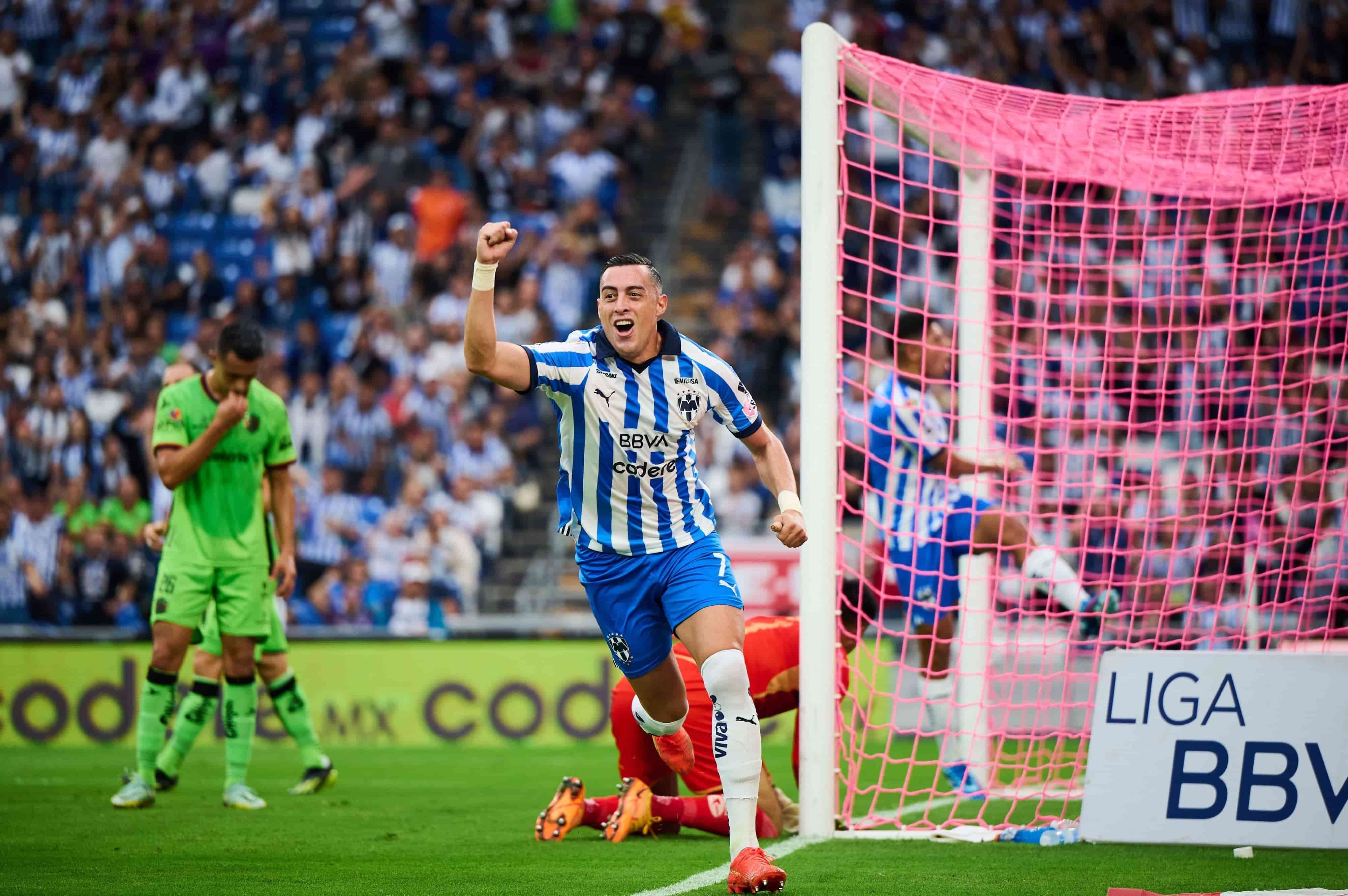Rogelio Funes Mori anota doblete.