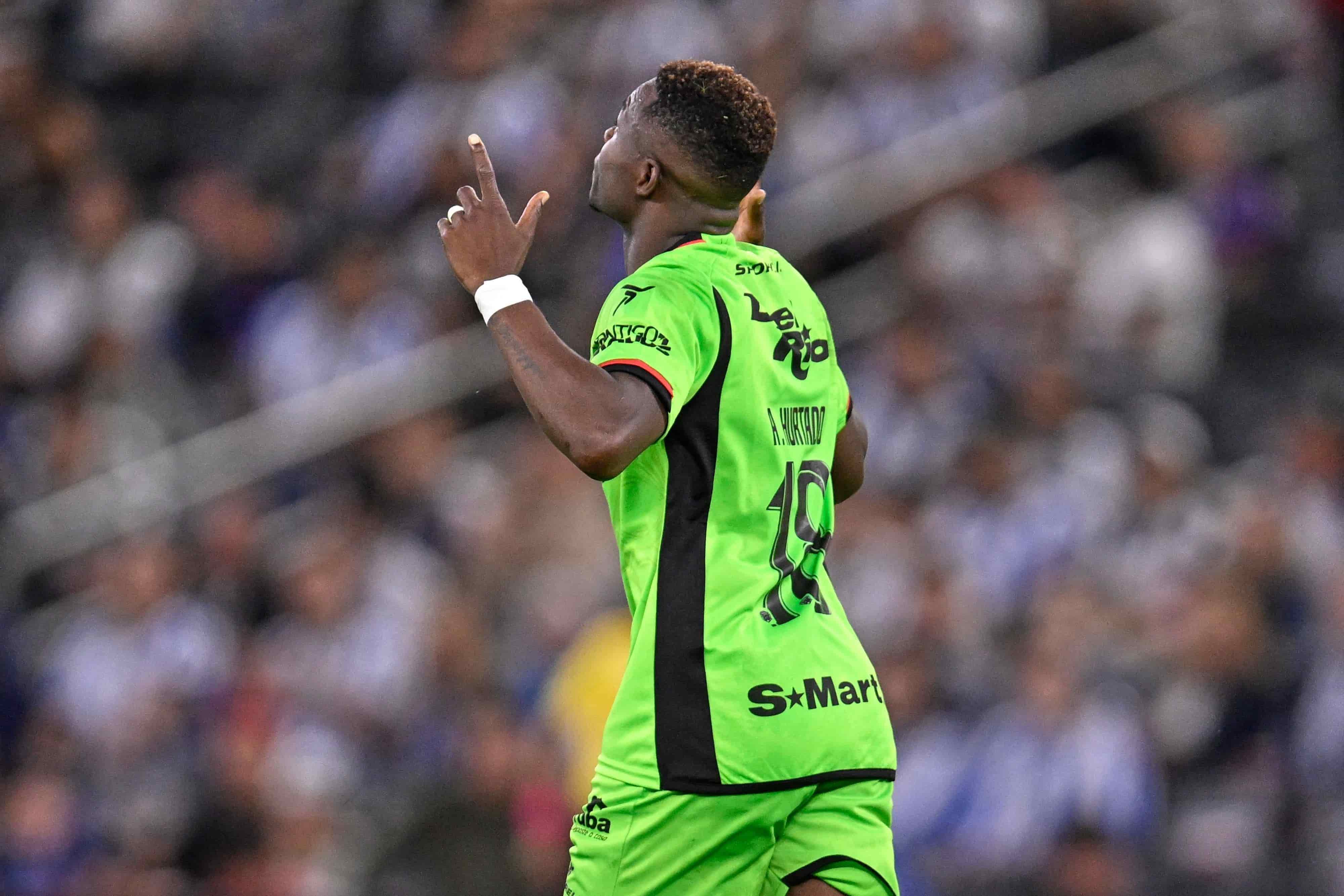 Avilés Hurtado anota.