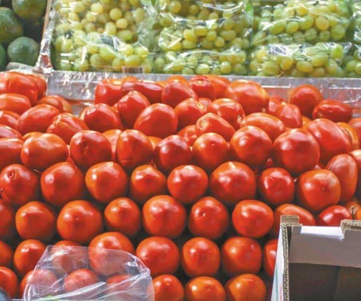 Alza en jitomate, gas y educación impactan inflación