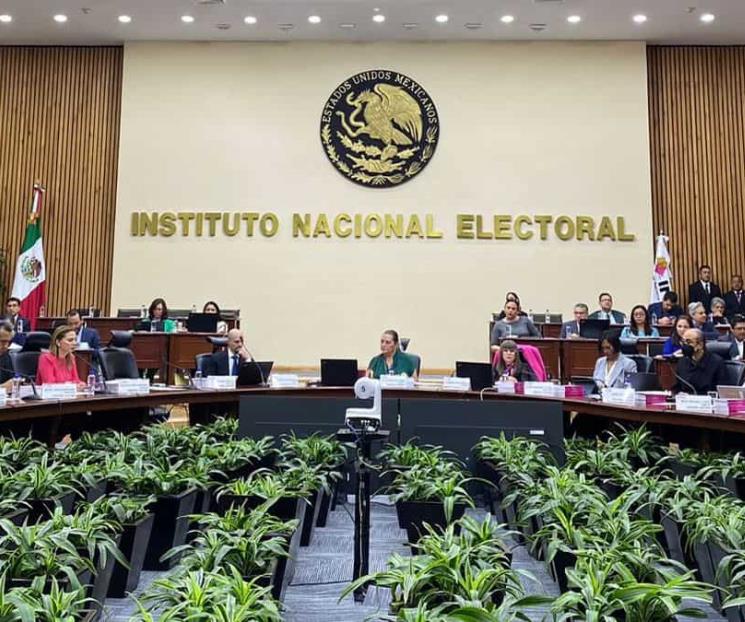 Se entrampa discusión en INE