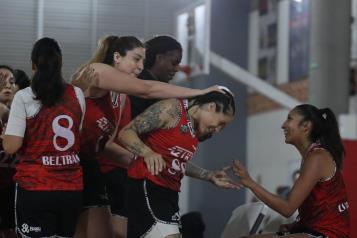 Aztks se coronan en Santiago