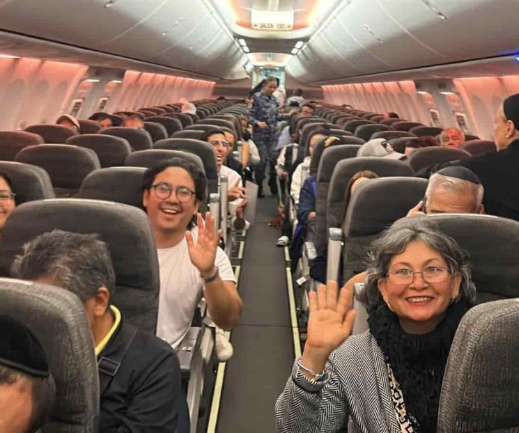 Regresan de Israel los primeros 135, de mil mexicanos
