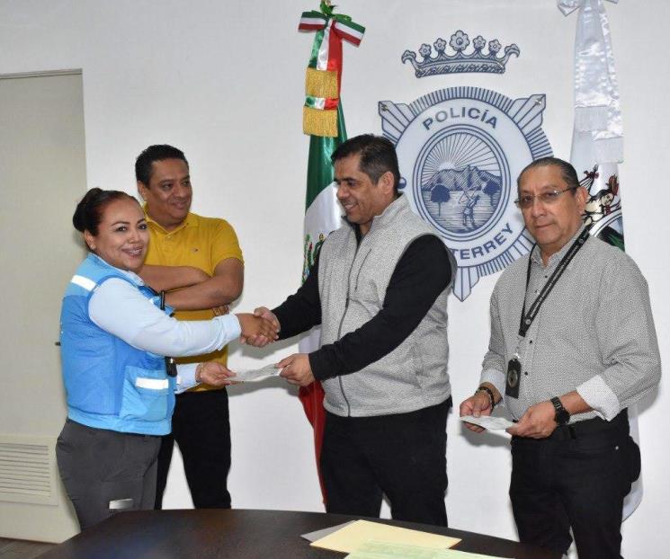 Reciben 6 tránsitos estímulos por su apoyo a la comunidad