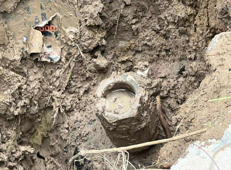 Elementos de la Guardia Nacional, ubicaron una toma clandestina de uno de los ductos que Pemex, que atraviesan por el municipio de Santa Catarina.