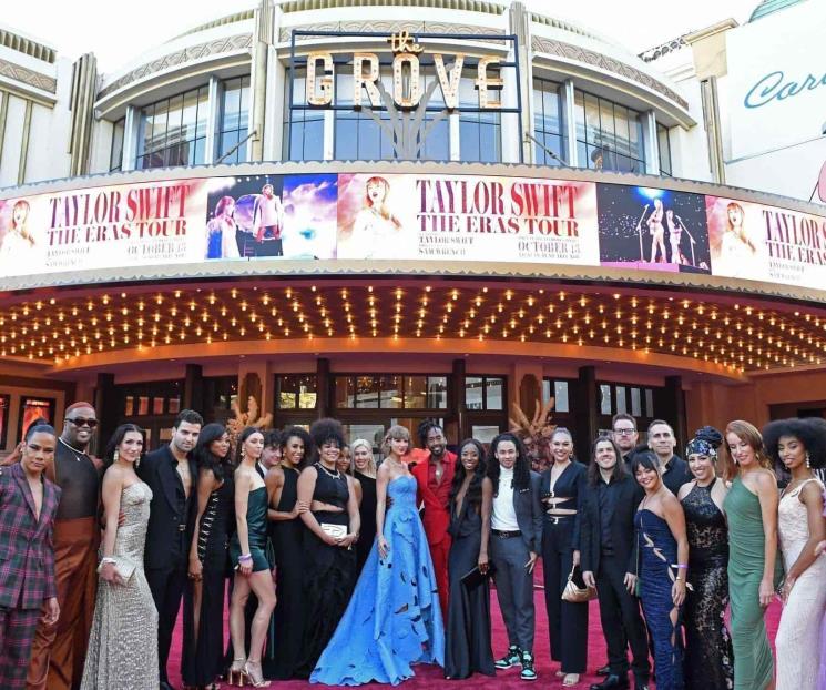 Acude Taylor a la premier de su película