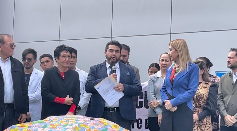 Reciben a nuevo Director de Hospital Tierra y Libertad