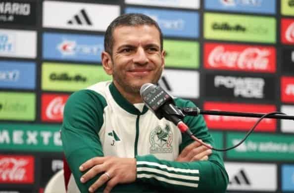 Convocaría Jimmy a Julián Quiñones en noviembre 