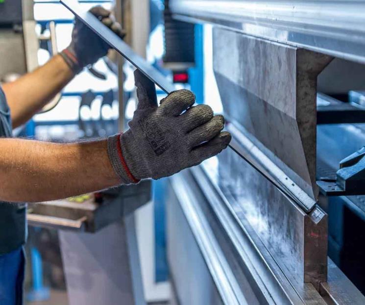 Avanza actividad industrial en agosto
