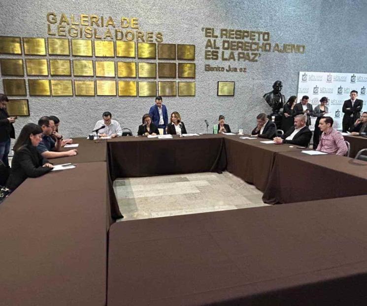 Aprueban por fin la renuncia de la diputada Alhinna Vargas