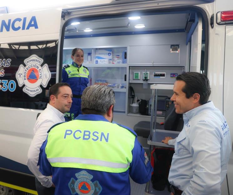 Entrega Daniel Carrillo siete nuevas unidades de PC