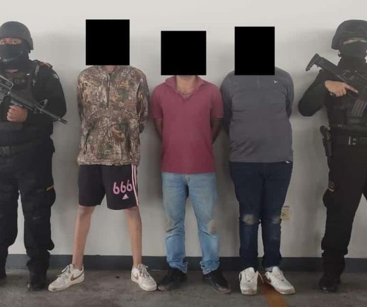 Caen tres hombres armados en Ciénega de Flores