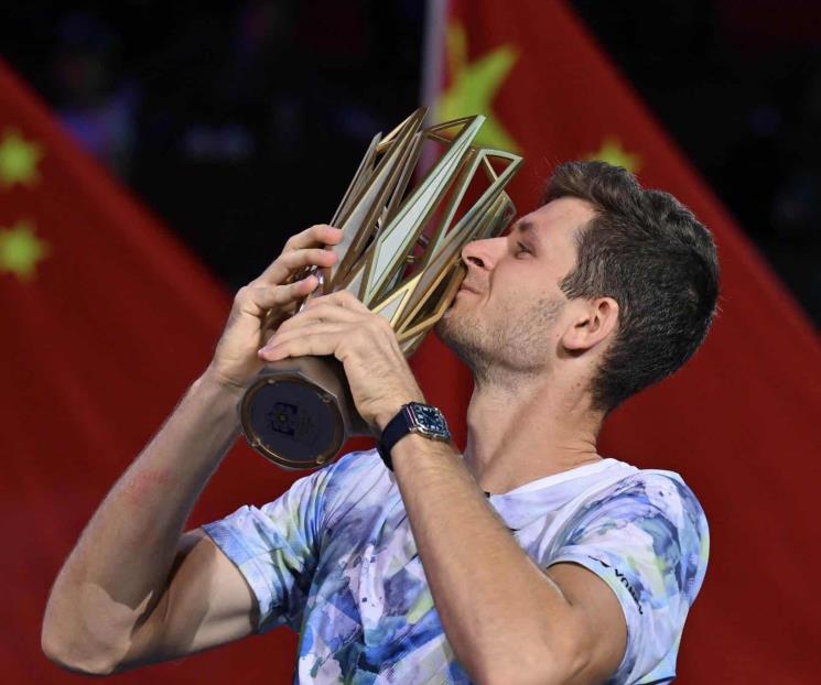 Se corona Hubert Huzkacz en Shanghai