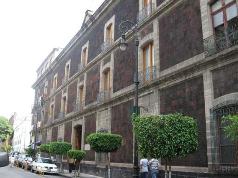 Celebran con un coloquio, los 80 años de El Colegio Nacional