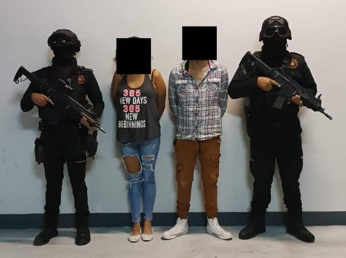 Con un arma de fuego corta y droga, una pareja fue detenida por elementos de Fuerza Civil en el municipio de García.