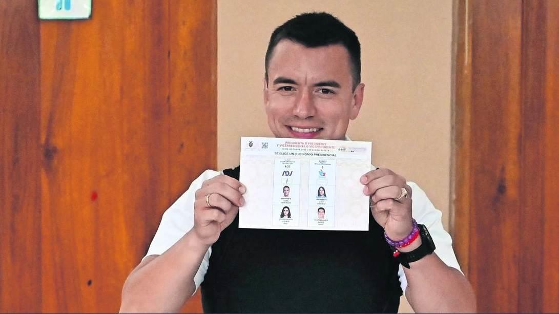 Noboa vence a González en las elecciones de Ecuador