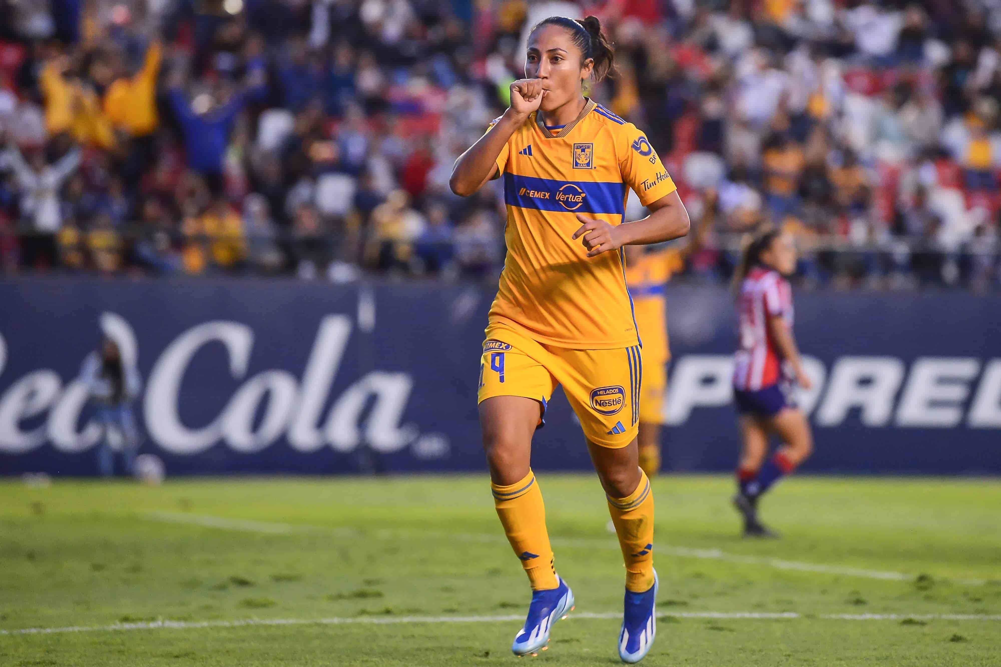 Stephany Mayor hace el 1-0.