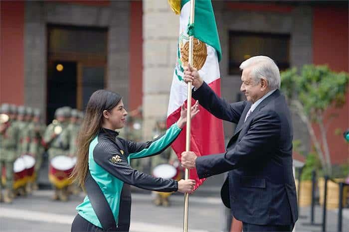 Abandera AMLO a delegación para JP