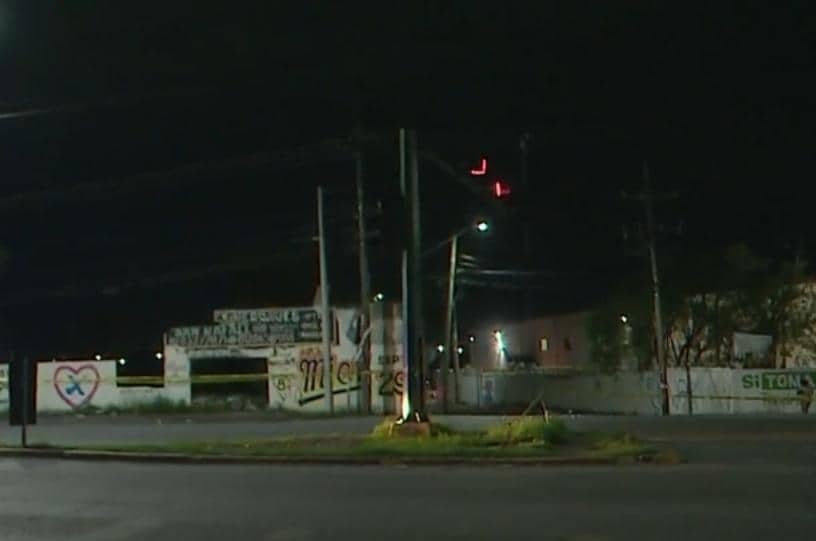 En el momento en que circulaba en una motocicleta, un hombre fue ejecutado desde una camioneta, la noche del domingo en el municipio de Guadalupe.