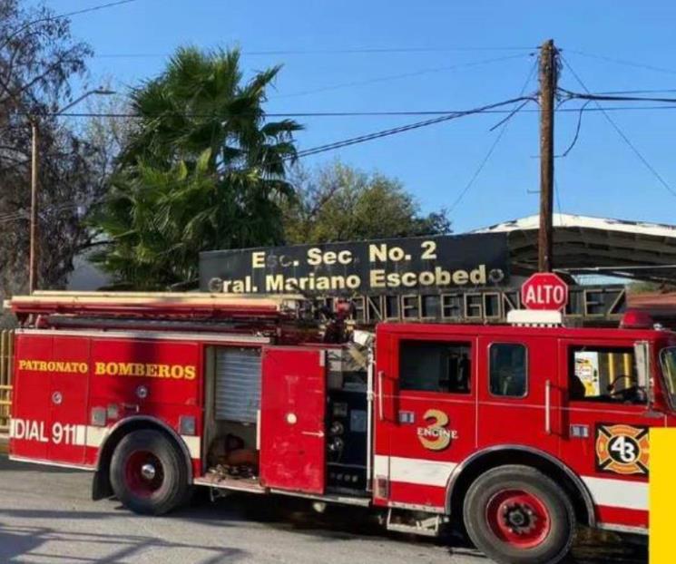 Evacuan a alumnos tras incendio en secundaria de Guadalupe