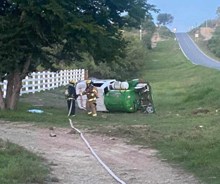 Deja volcadura un lesionado