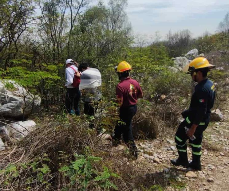 Rescatan a senderista en Escobedo Rescatan a senderista en Escobedo