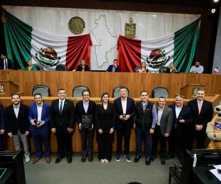 Congreso de NL reconoce a Tigres por tres títulos