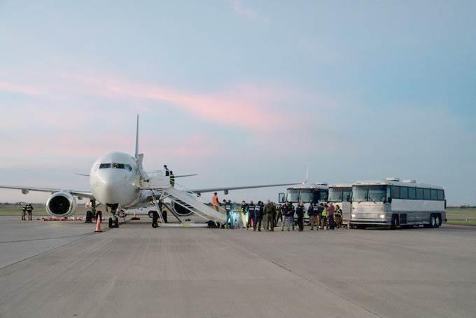 Llegan a Caracas primeros migrantes expulsados por EU Llegan a Caracas primeros migrantes expulsados por EU