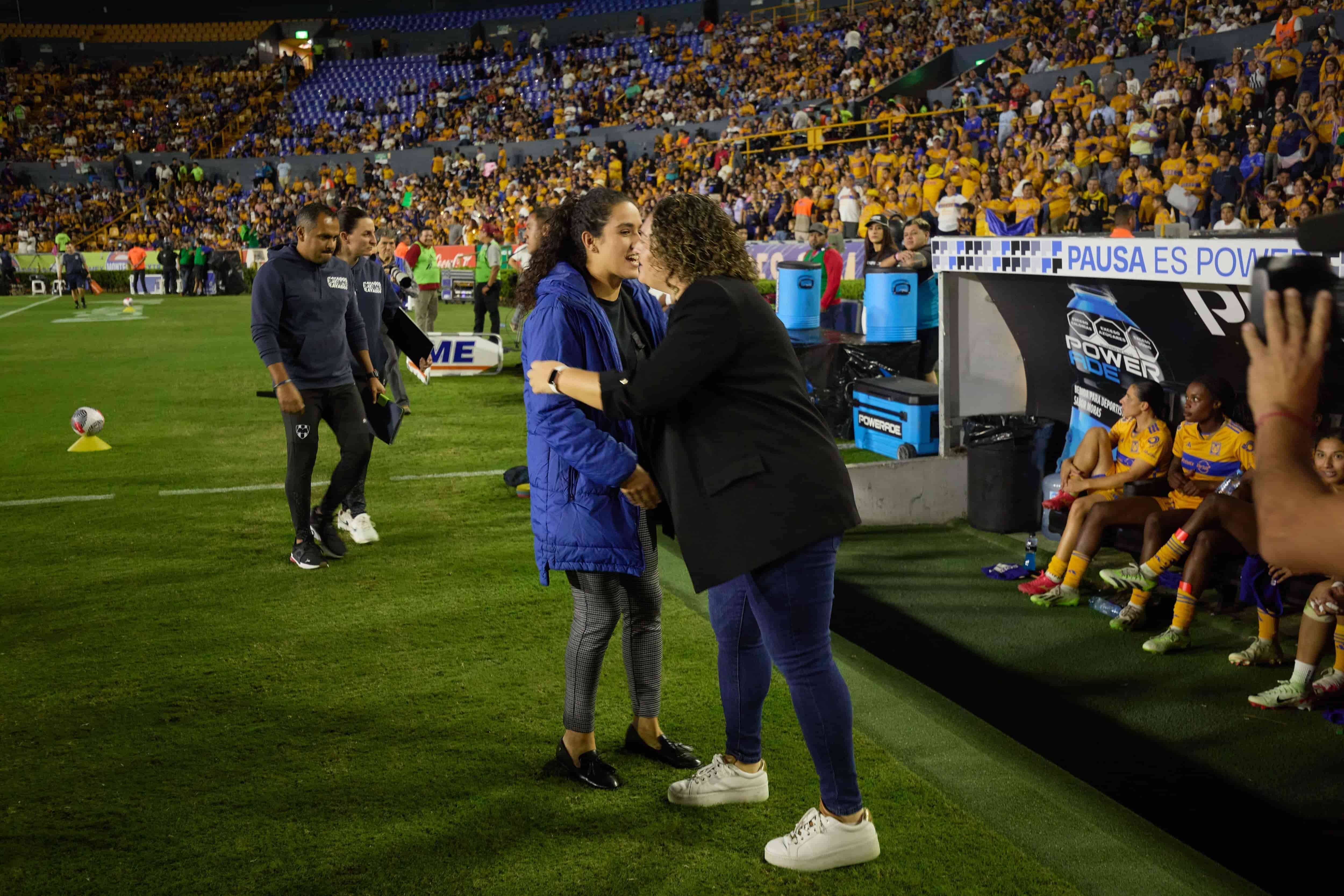 Milagros Martínez y Eva Espejo.