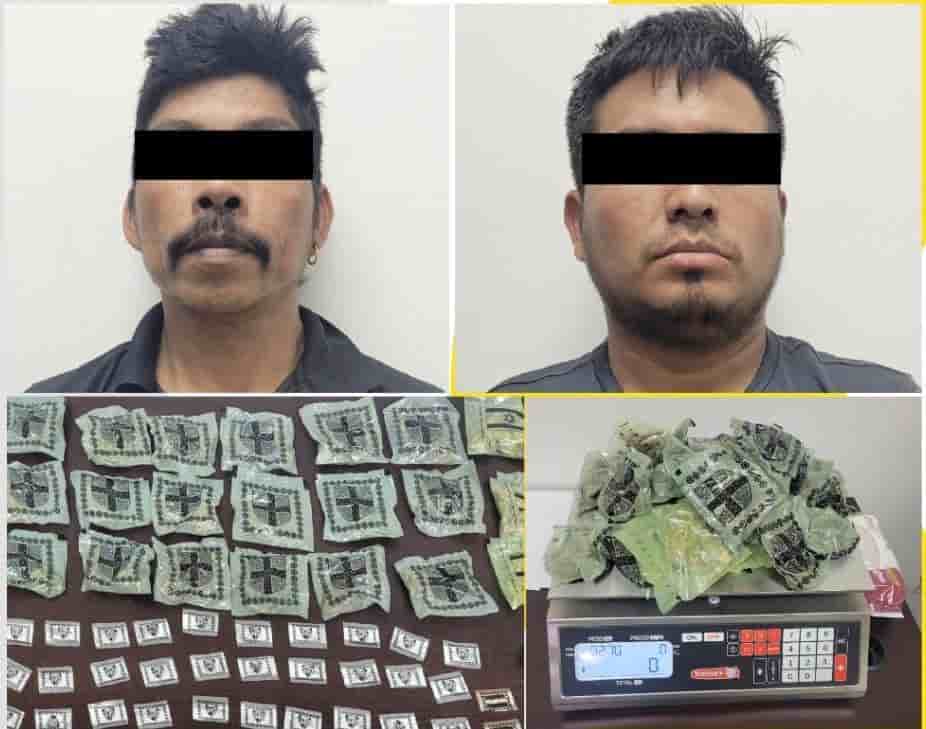 Dos hombres que fueron detenidos por elementos de la Secretaría de Seguridad Pública y Vialidad de Santiago, al tener en su poder diversas sustancias con características de narcóticos, en la Colonia San Juan.