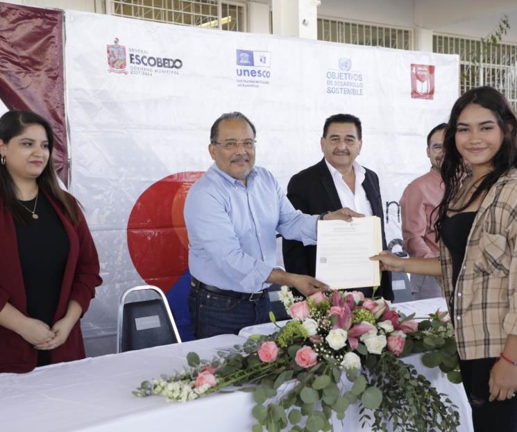 Va Escobedo contra rezago educativo