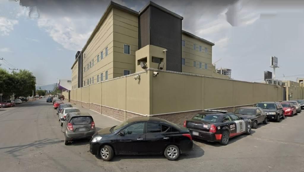 Hallan bomba casera en camioneta asegurada en la AEI Hallan bomba casera en camioneta asegurada en la AEI